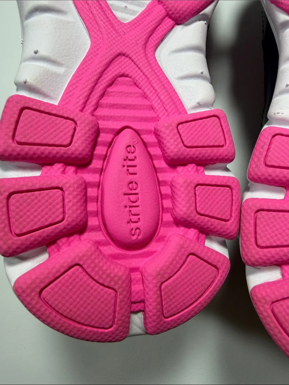 Girls Size 1 Stride Rite M2P Made to Play Journey Player Pink/Purple Sneaker